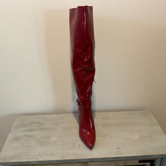 Over the knee boots - Picture 3 of 5